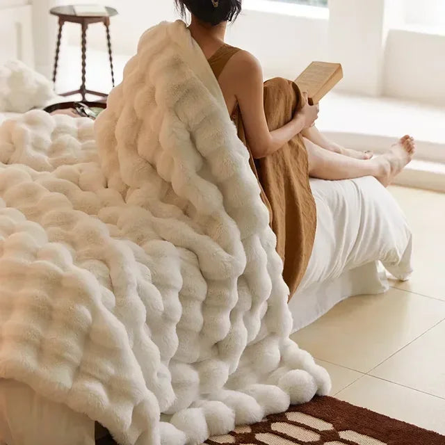 Portable Fluffy Faux Fur Blanket - VeluLuxe-White-100x160cm-State of Style
