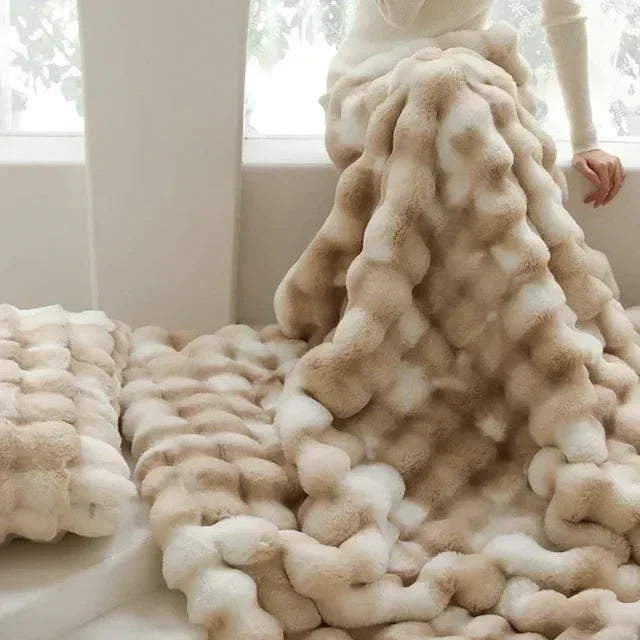 Portable Fluffy Faux Fur Blanket - VeluLuxe-White-100x160cm-State of Style
