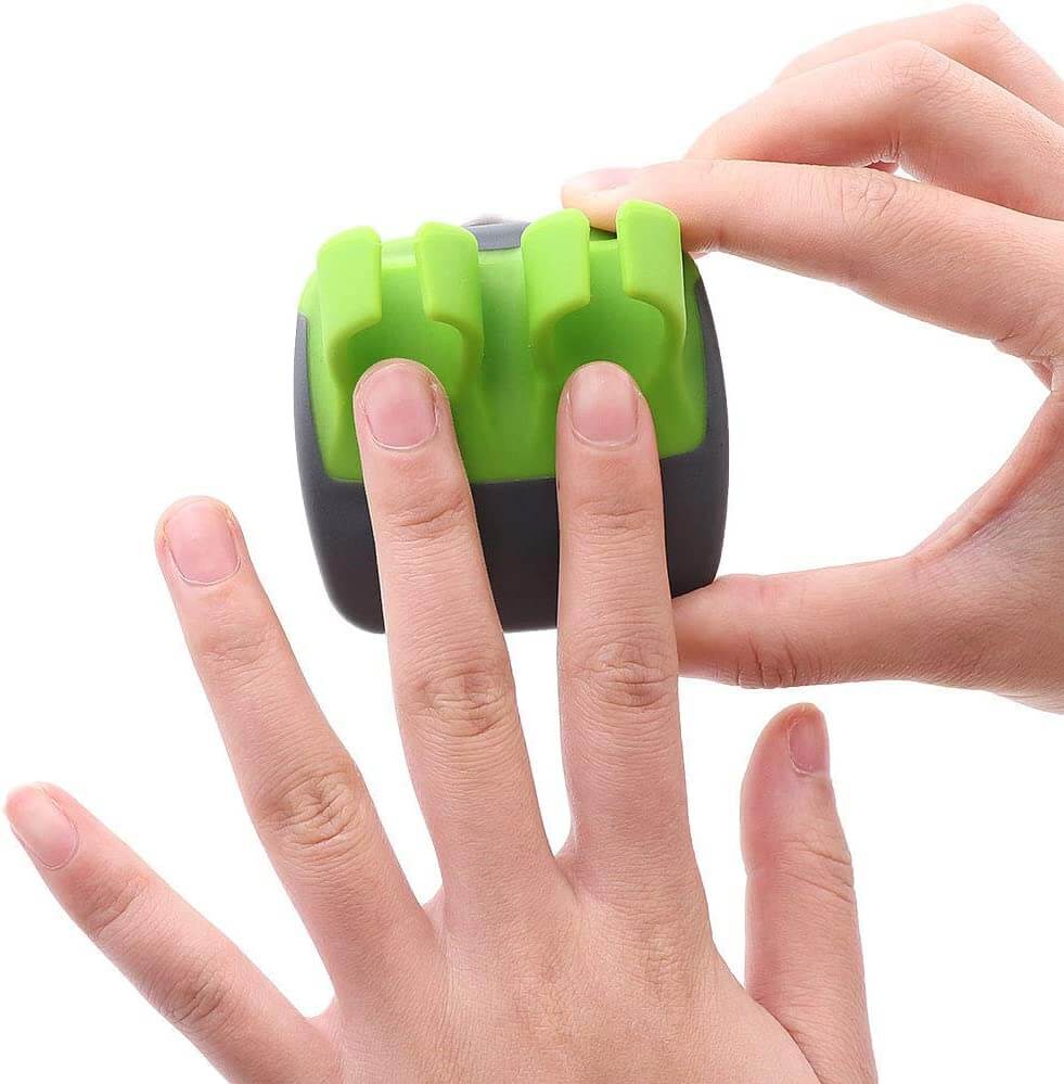 Protective Vegetable Peeler - FingerGuard-Green-State of Style