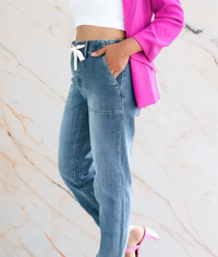 Ristie – High-Waisted Above-Ankle Jeans with White Tie Detail-XS-Light Blue-State of Style