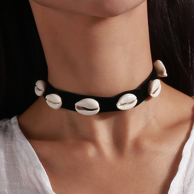 Royal Round Velvet Choker Necklace-Butterfly-State of Style