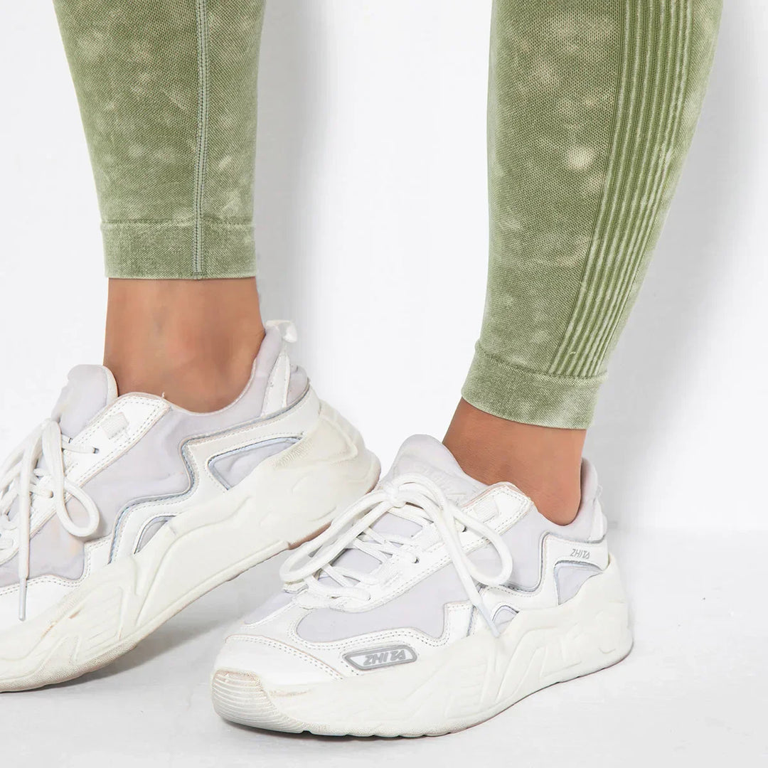 Seamless Women's Yoga Set with Cropped Top - Nova-Burgundy-S-State of Style