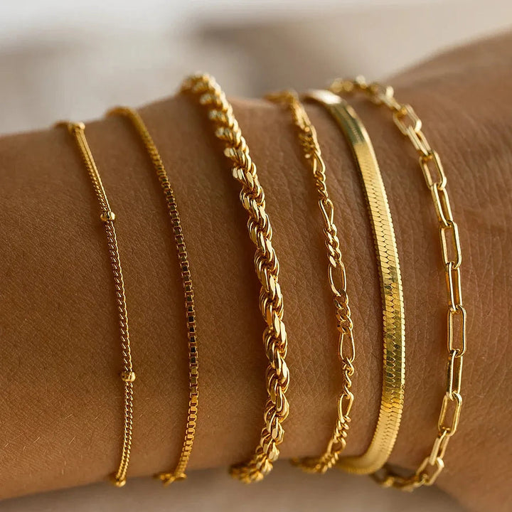Set of 6 Stylish Bracelets – Amélie-Gold-State of Style