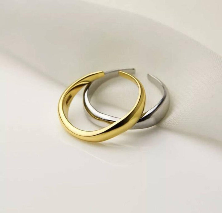 Silver Minimalist Wave Ring | Elegant Jewellery-GOLD-State of Style