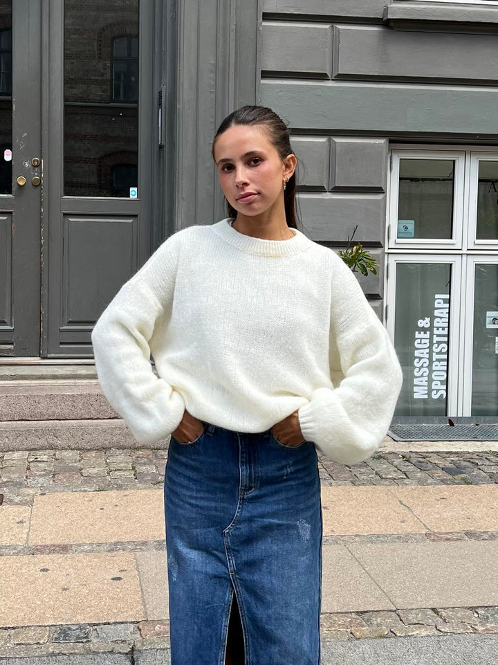 Soft Women's Sweater with Loose Fit - Aurena-White-XS/S-State of Style