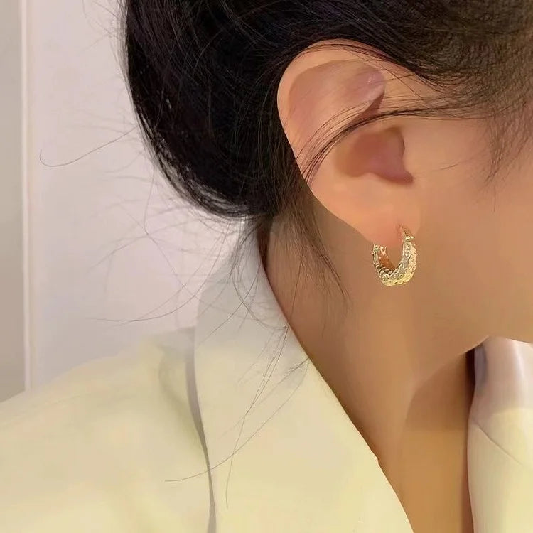 Stylish Hoop Earrings – Noor-Gold-State of Style