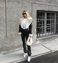 Stylish Leather Jacket with Faux Fur Collar for Cold Days – Sofia-XS-State of Style