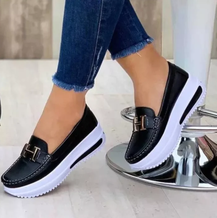 Stylish orthopedic women's shoes for pain-free walking – Selina-Black-3-State of Style