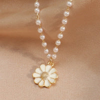 Stylish Pearl Necklace with Daisy Pendant - Flora-State of Style