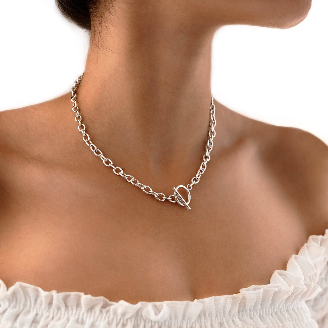 Subtle Geometric Necklace – Noelia-Gold-State of Style