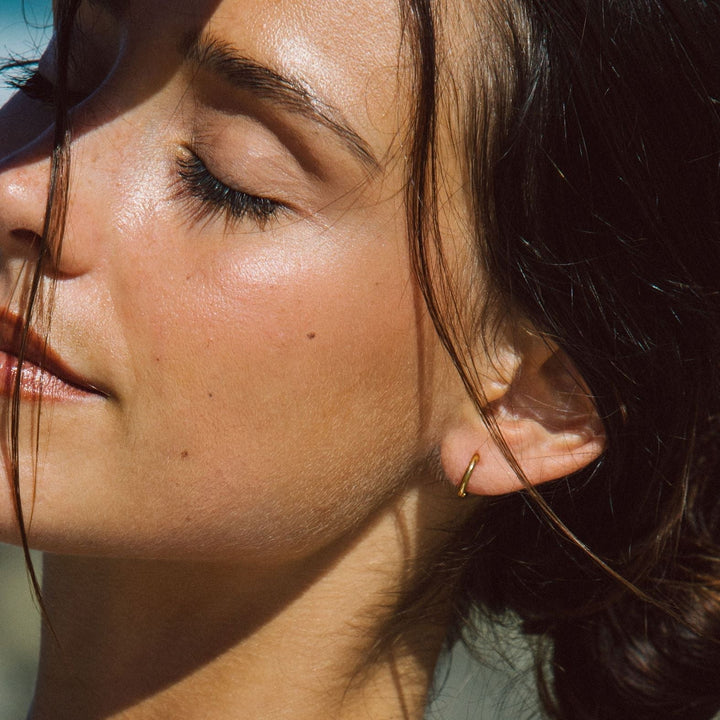 Subtle Mini Hoops - Lumi-Gold-State of Style