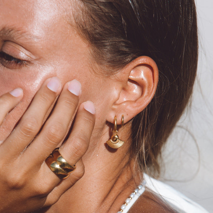 Subtle Mini Hoops - Lumi-Gold-State of Style