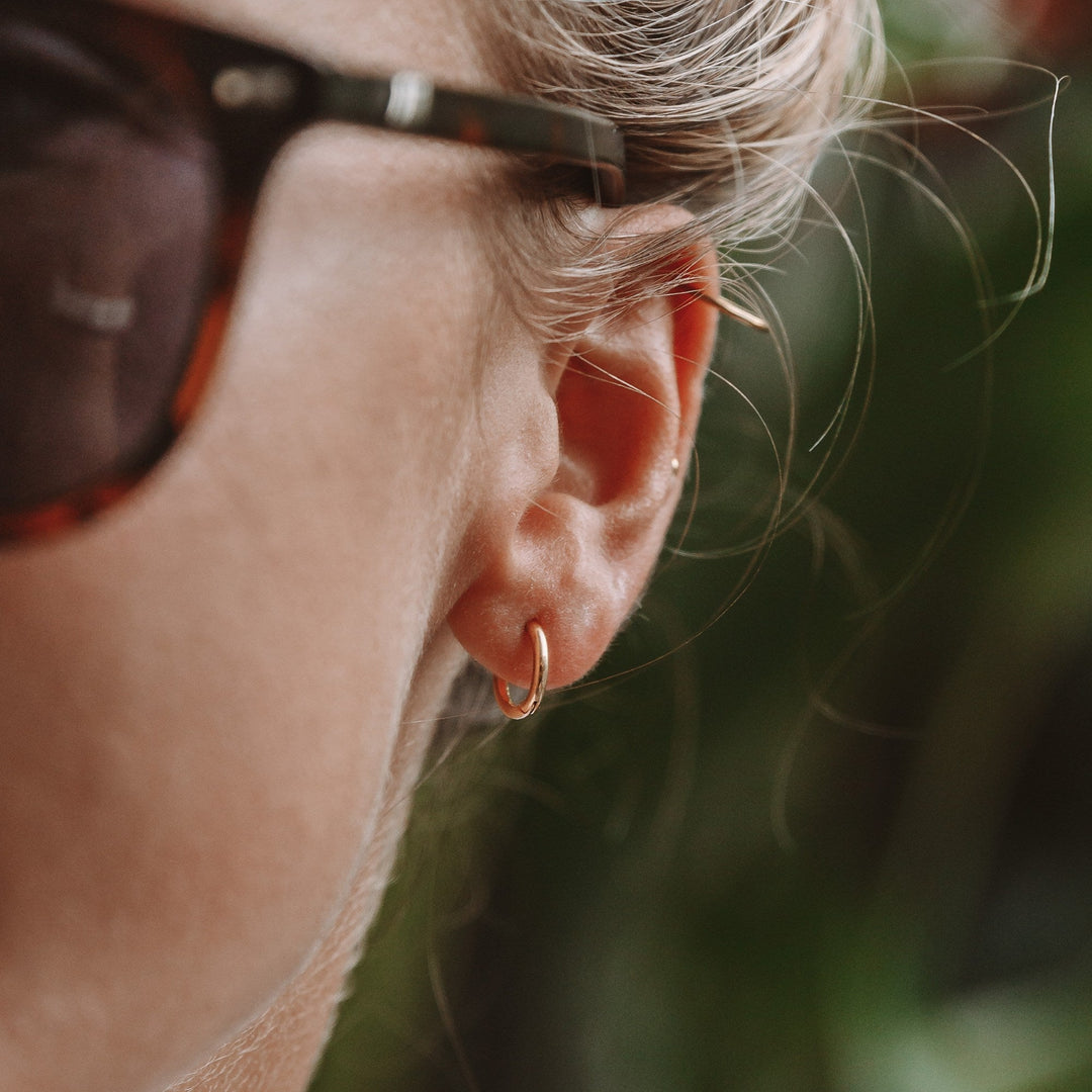 Subtle Mini Hoops - Lumi-Gold-State of Style