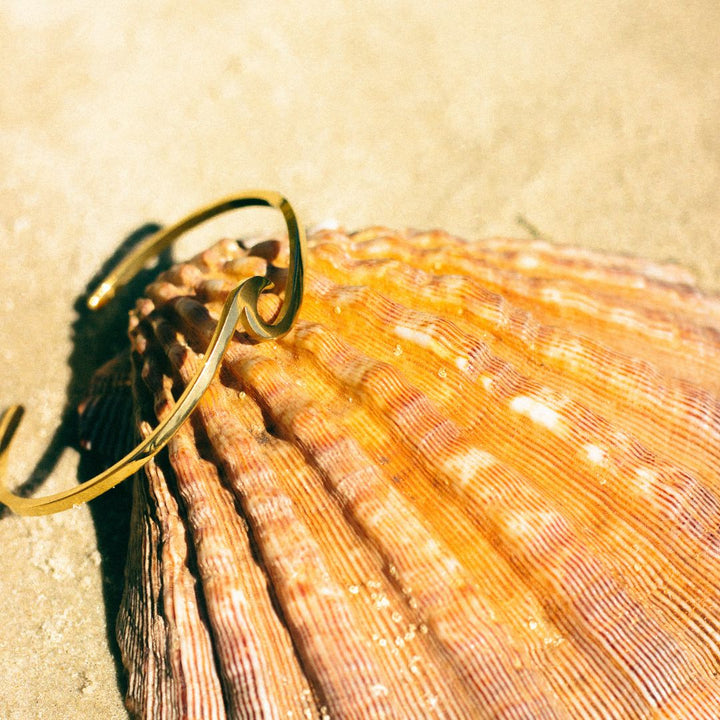 Subtle Waves Bracelet for Ladies - Mira-Silver-State of Style