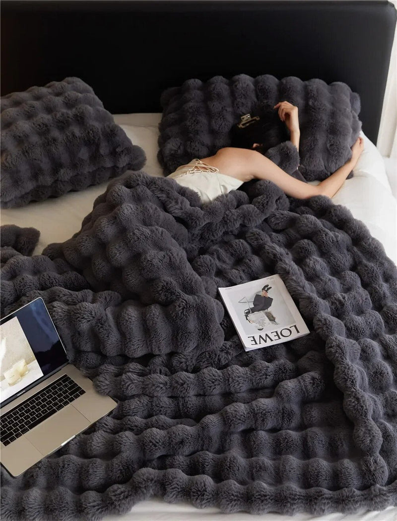 The Plush Blanket Everyone Is Talking About! - WarmWool-Dark Grey-100x160cm (39x63in)-State of Style