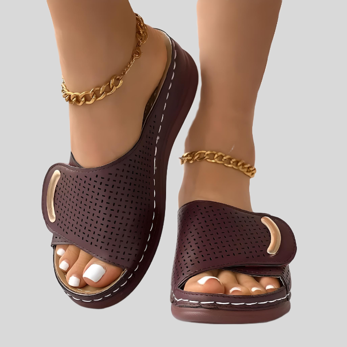 Toni – Women's Well-Fitting Shoes with Thick Velcro Strap-Burgundian-4.5-State of Style