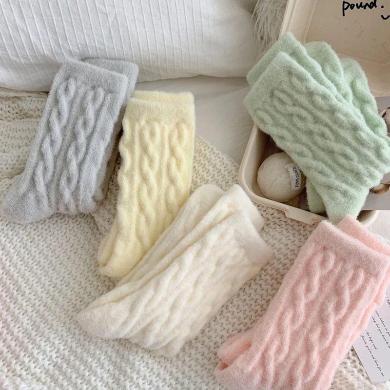 Traditional Fluffy Socks Jade – Soft, Warm & Vintage-Inspired-Pink-State of Style