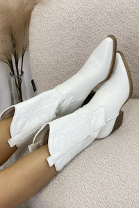 Trendy Cowboy Boots for Women - Dakota-White-3.5-State of Style