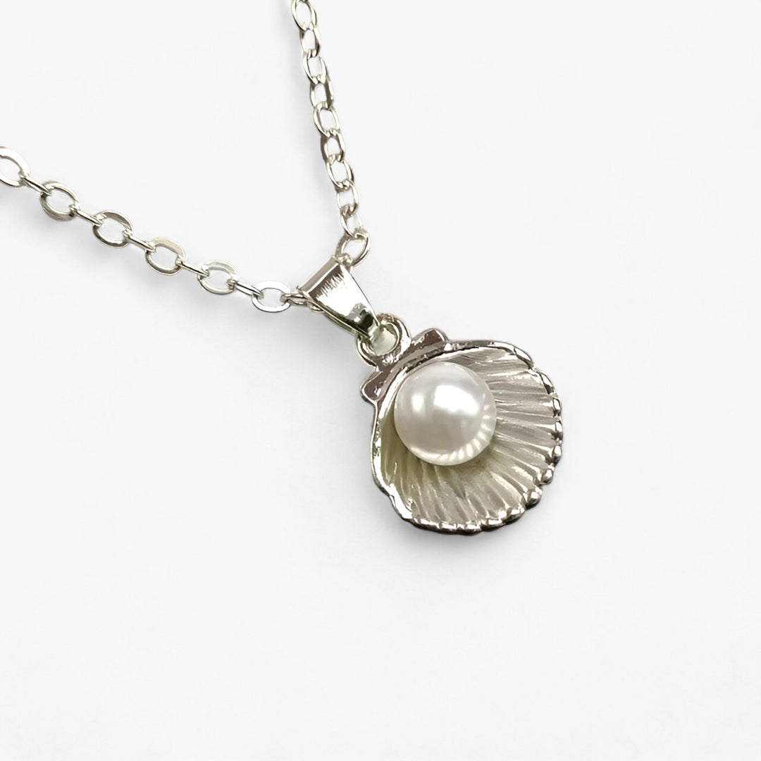 Trendy Shell & Pearl Necklace - Maris-Silver Seashell-State of Style