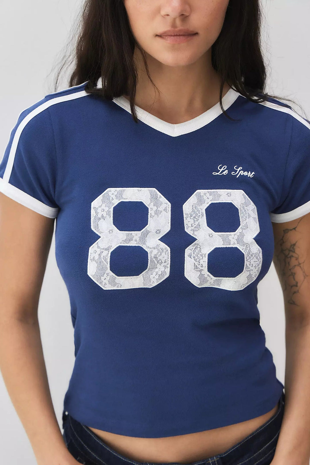Trendy women's T-shirt with lace detail & contrast sleeves – Yelina-L-State of Style