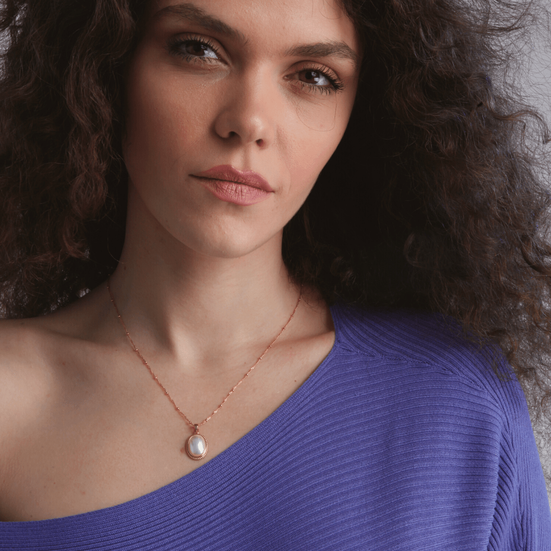 Vintage Golden Pearl Necklace - Lumina-State of Style