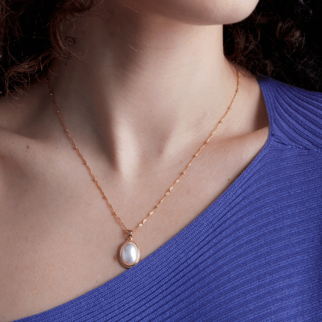 Vintage Golden Pearl Necklace - Lumina-State of Style