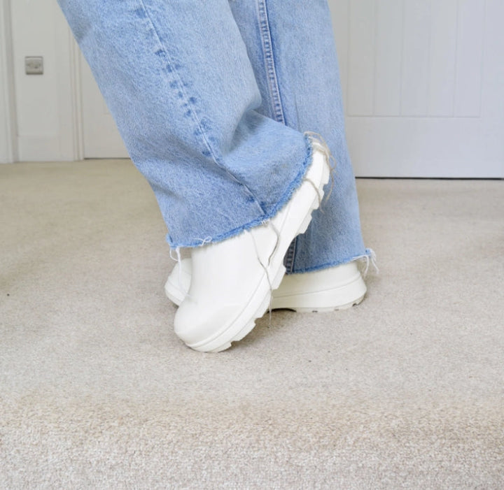 Weatherproof comfort clogs with cloud cushioning – Mireille-Black-3-State of Style