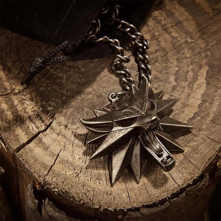WOLF HUNT LOCKET NECKLACE-Red Eyes-State of Style